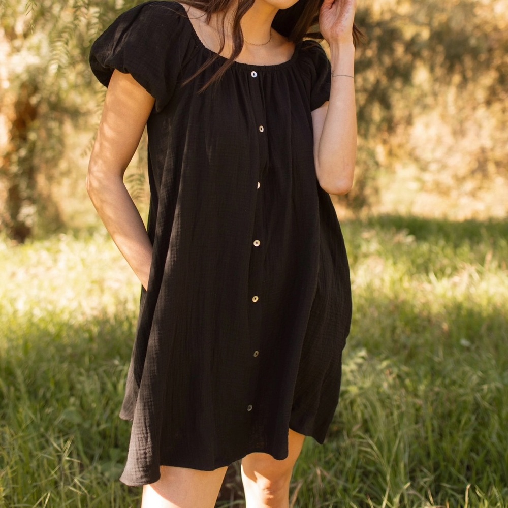 Carly Jean Los Angeles Black Puff Sleeve Mini Sundress
